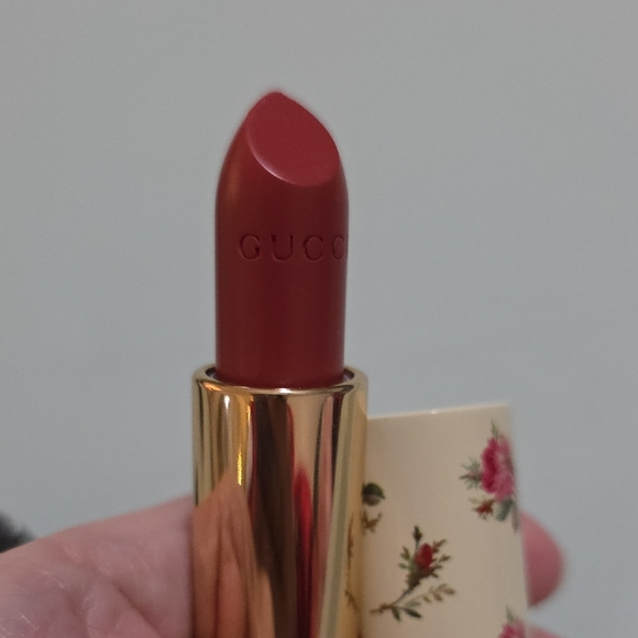 New~ Gucci Rouge à Lèvres Voile Lipstick - 208 They Met In Argentina - Picture 12 of 16
